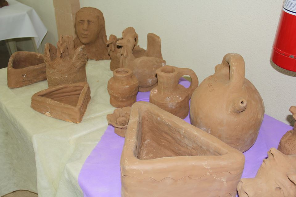 Argila  instrumento de arte terapia e inclusão social 